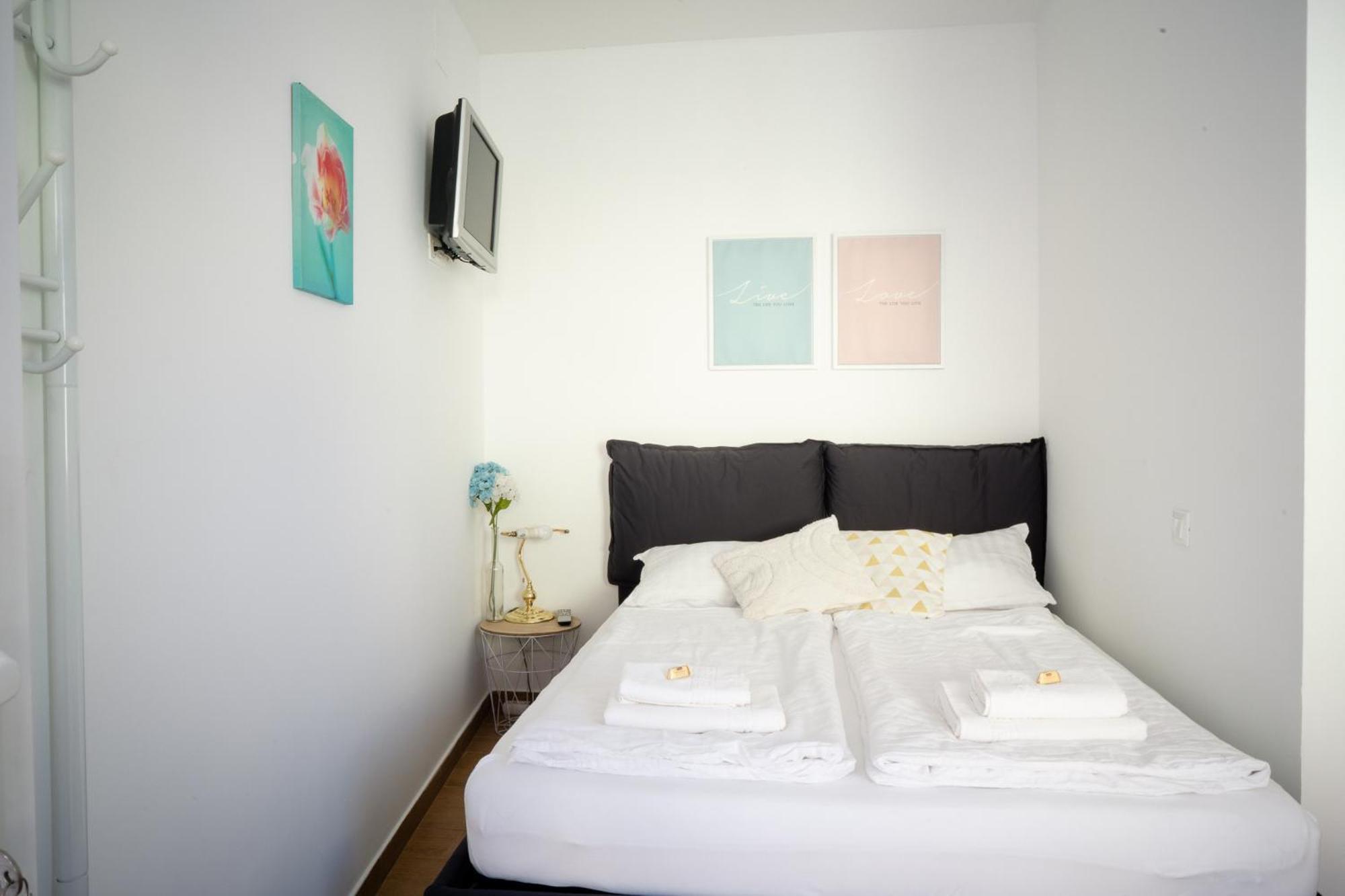 Anita'S Studio Apartments Любляна Екстер'єр фото