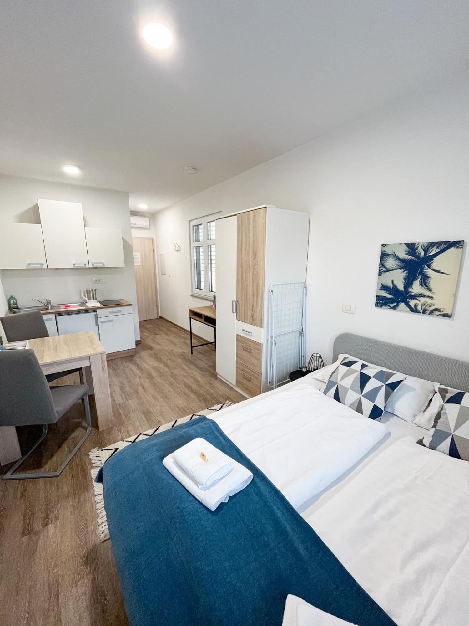 Anita'S Studio Apartments Любляна Екстер'єр фото