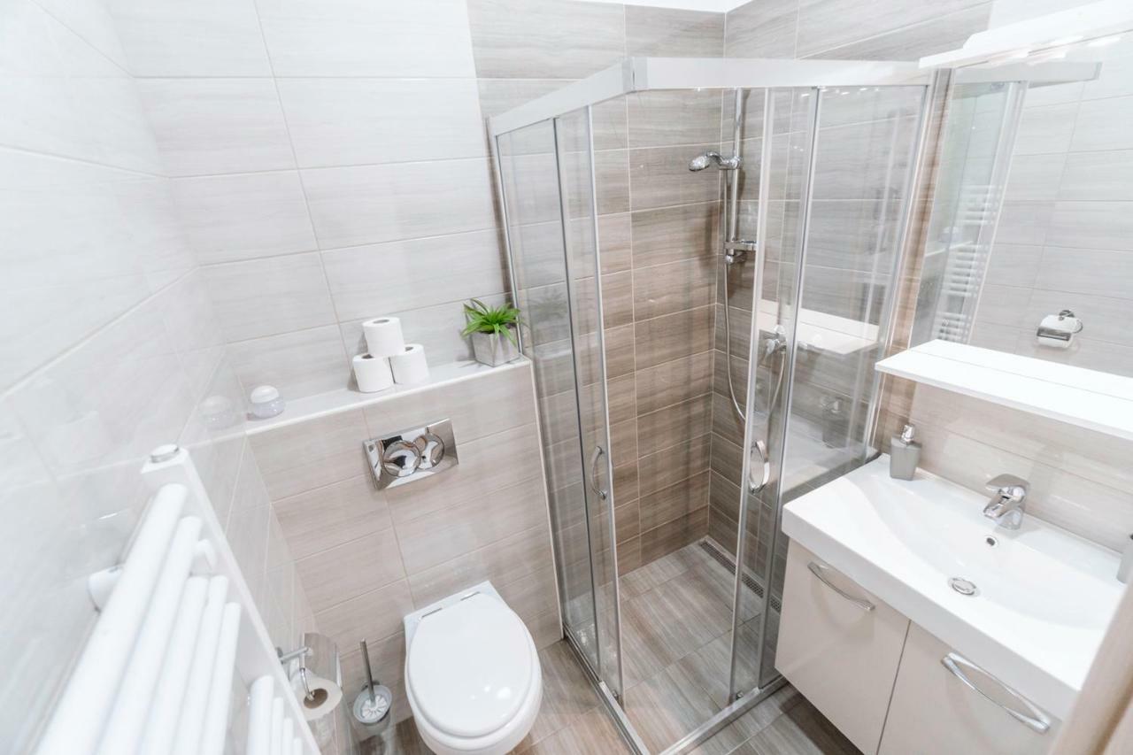 Anita'S Studio Apartments Любляна Екстер'єр фото